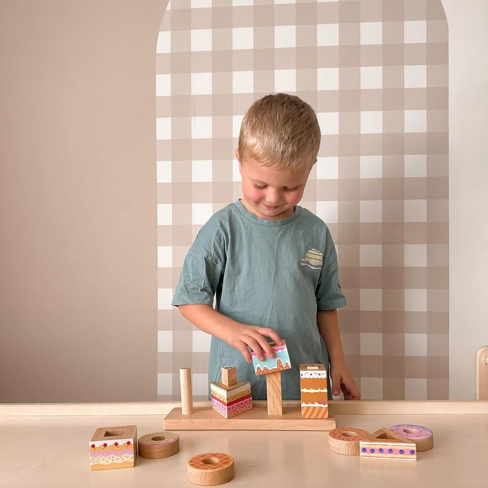 cake stacking toy