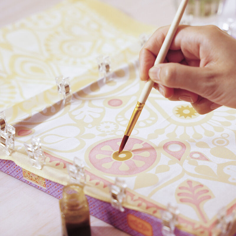 Djeco Atelier 11 - Floral Silk Scarf Painting Kit 7
