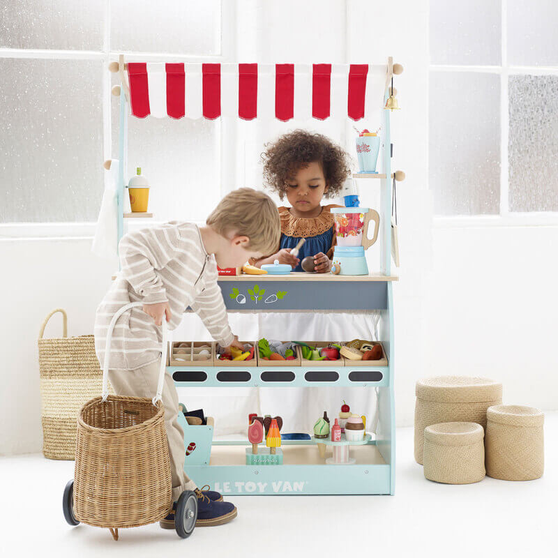 Le Toy Van Shop & Cafe Market Stand Kids Playing