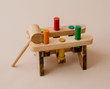qtoys wooden peg hammer toy