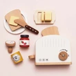 Le Toy Van Honeybake Toaster Set 3