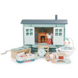 Join a family of wooden mice on a seaside staycation in a shepherd\'s hut