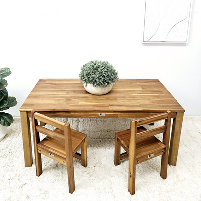 qtoys rectangular table with regular sized chairs