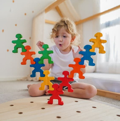 qtoys colourful stacking people set
