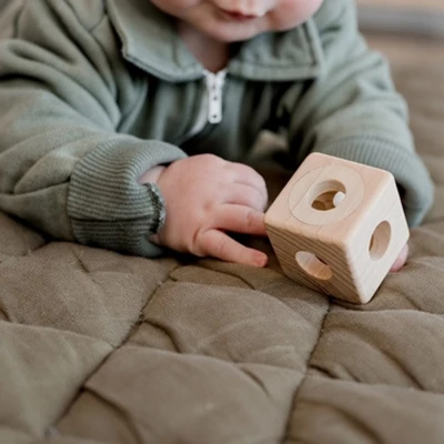 qtoys wooden cube rattle for baby
