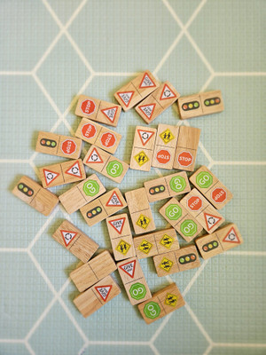 Qtoys Traffic Sign Domino Set - image 6