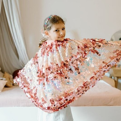 Great Pretenders Children's 5th Avenue Pink Pailette Cape Costume - image 4