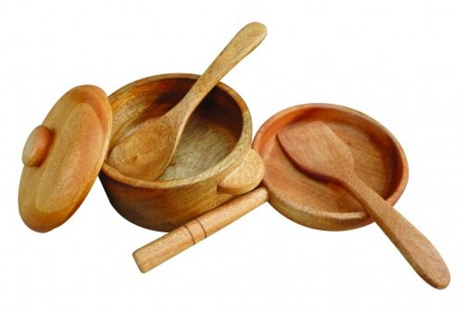 wooden toy kitchen pots and pans