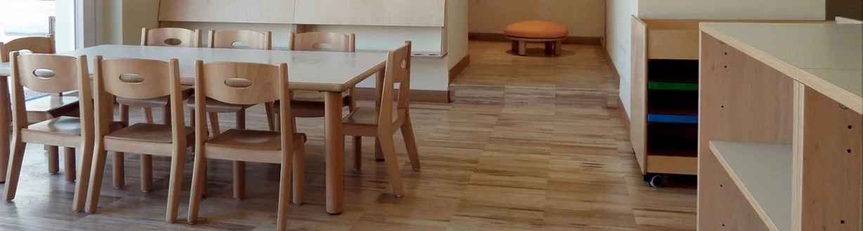 GAM kids montessori table and chairs
