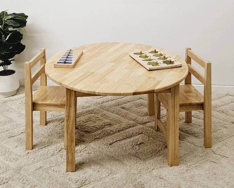 natural wooden round table and standard chairs