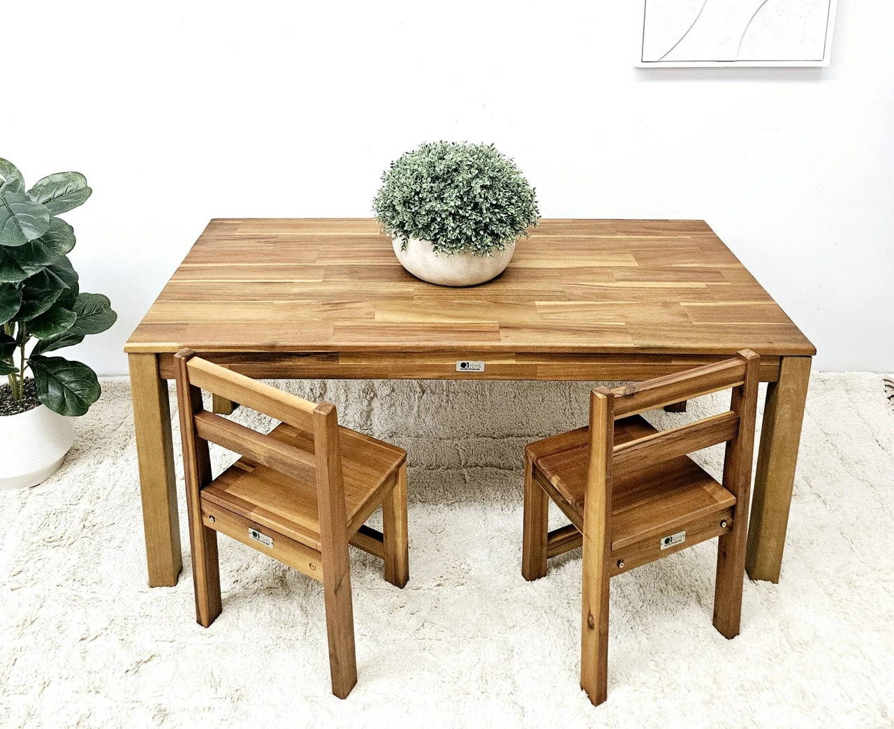 qtoys rectangular table with regular sized chairs