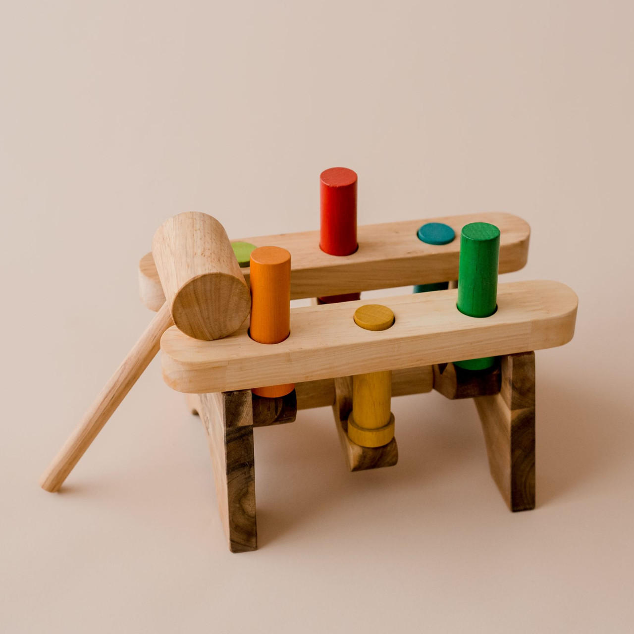Qtoys pound a peg wooden hammer toy