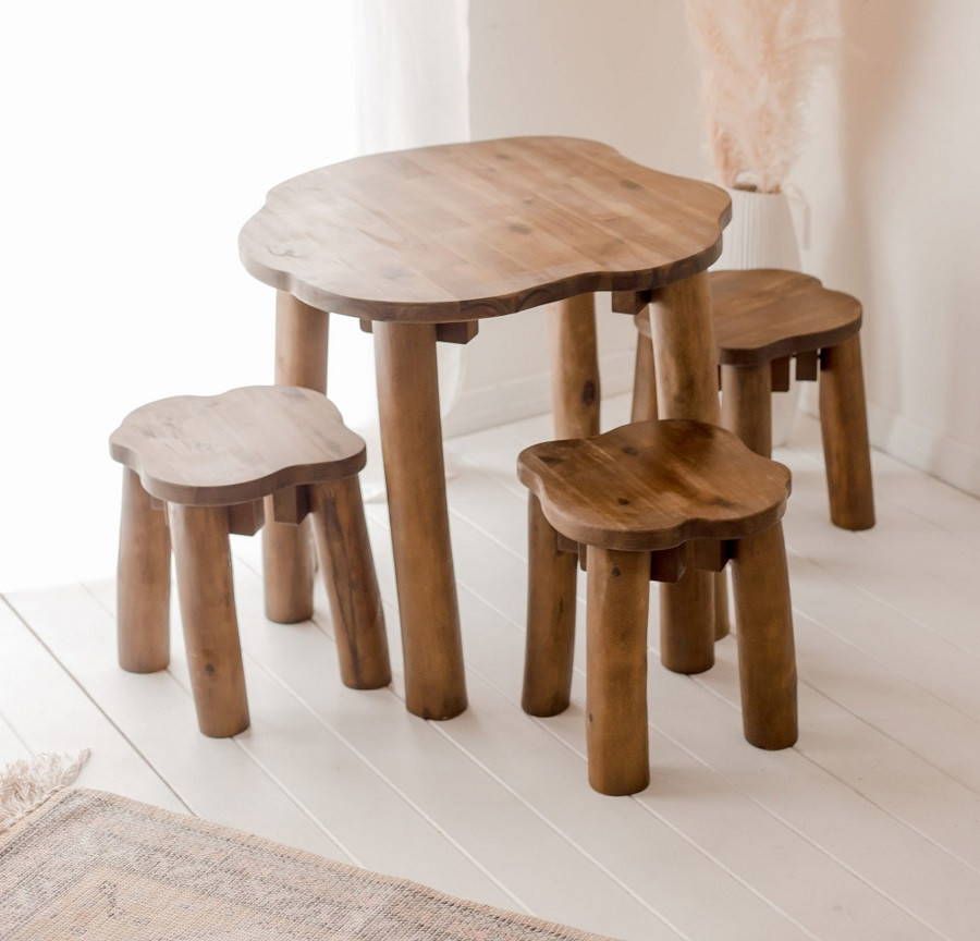 qtoys tree top table and stools
