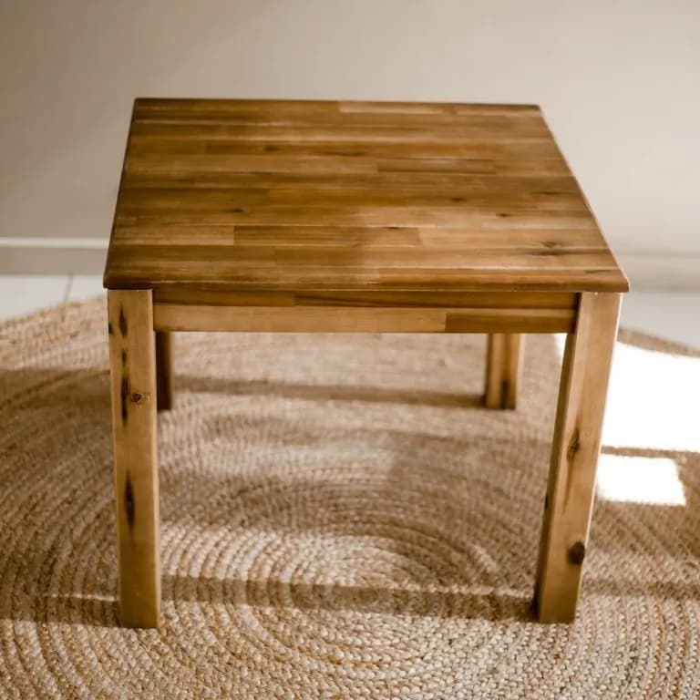 qtoys hardwood square table