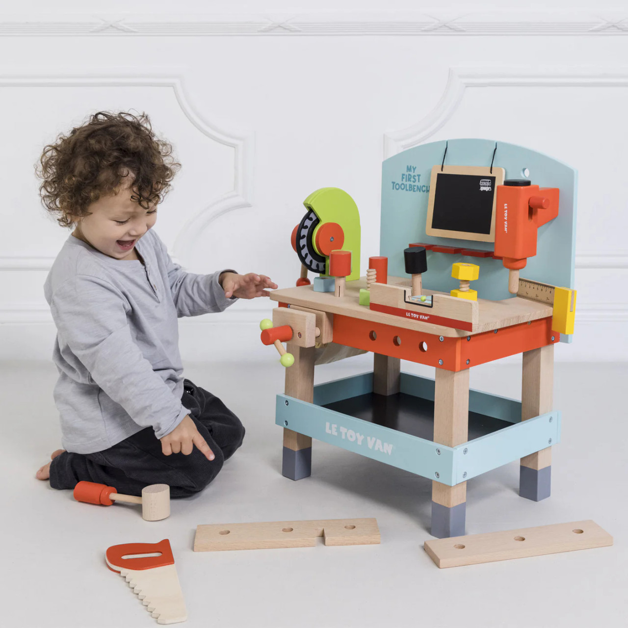 le toy van small work bench for kids