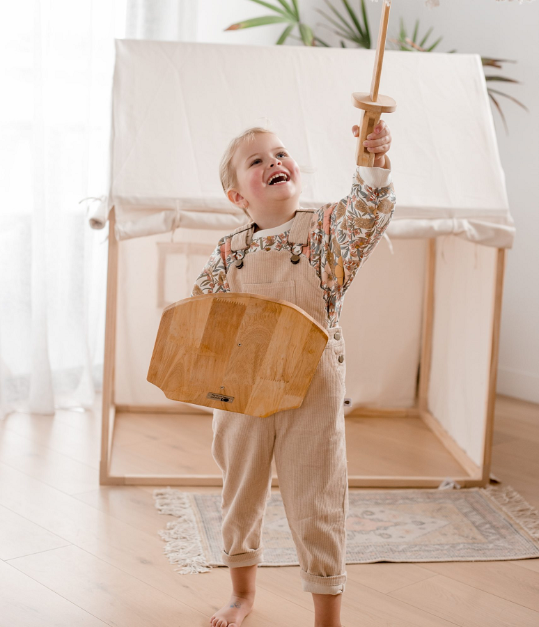 qtoys wooden sword and shield in action