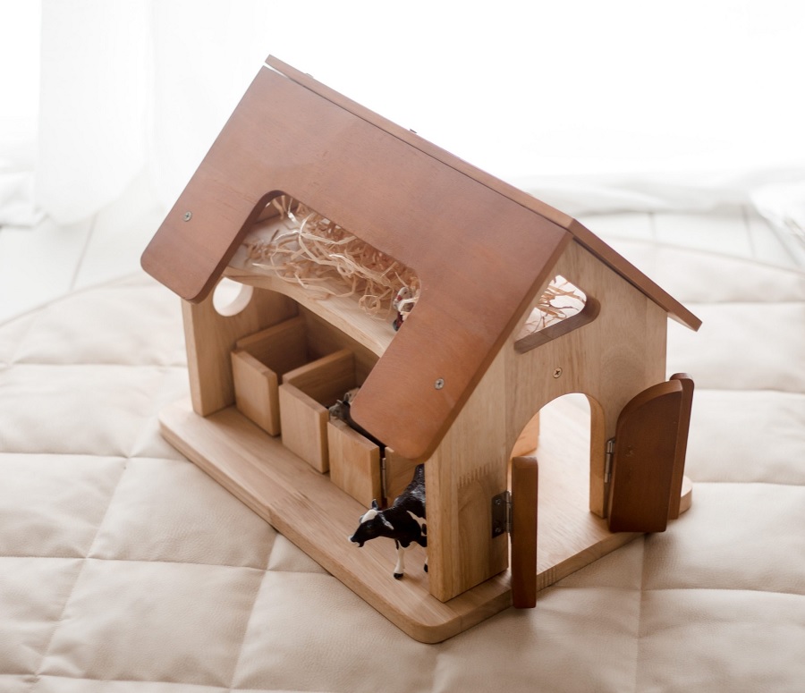 qtoys horse stable set