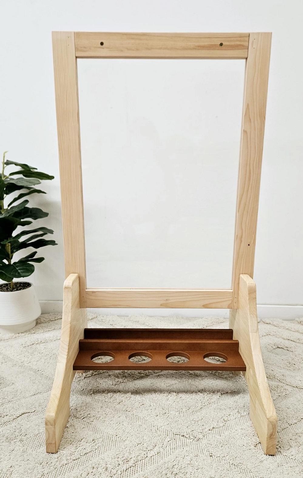 Qtoys Toddler Perspex Easel Qtoys Toddler Perspex Easel