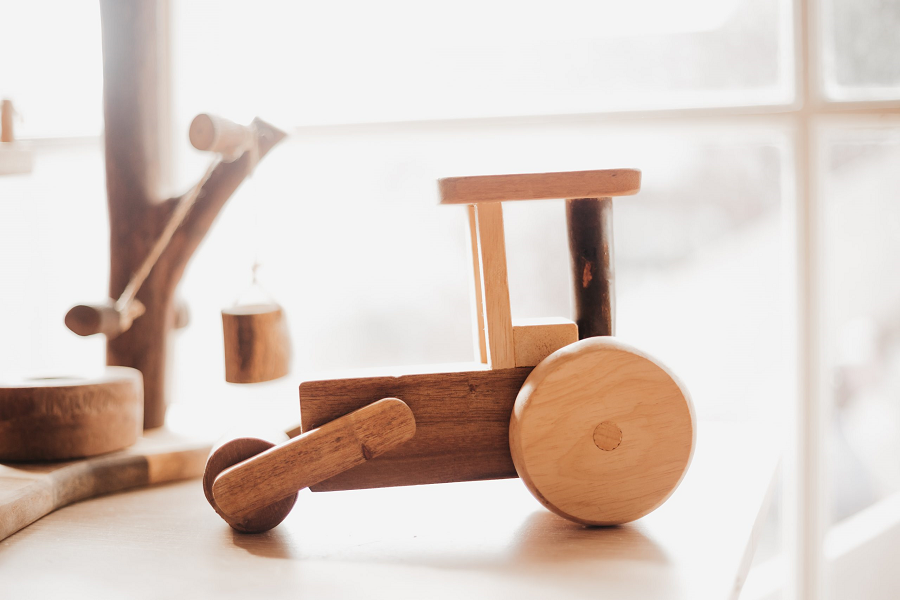 Qtoys Natural Timber Steam Roller