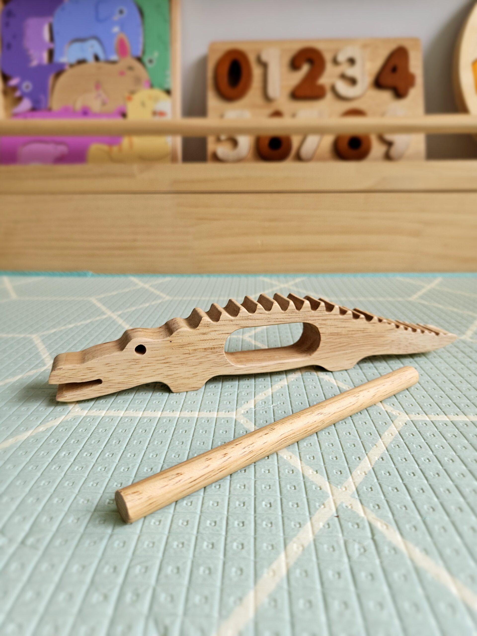 Qtoys Singing Crocodile Wooden Kids Guiro