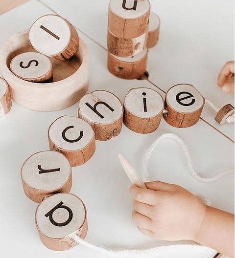 qtoys alphabet threading set