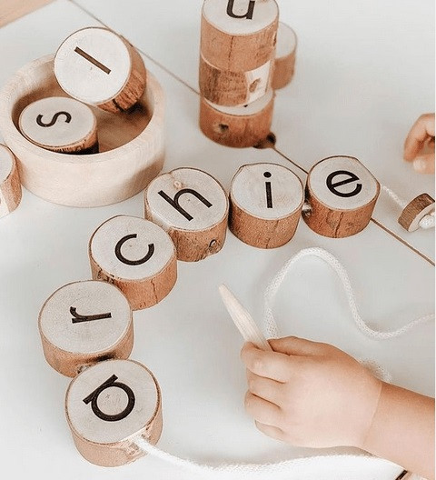 qtoys alphabet threading set