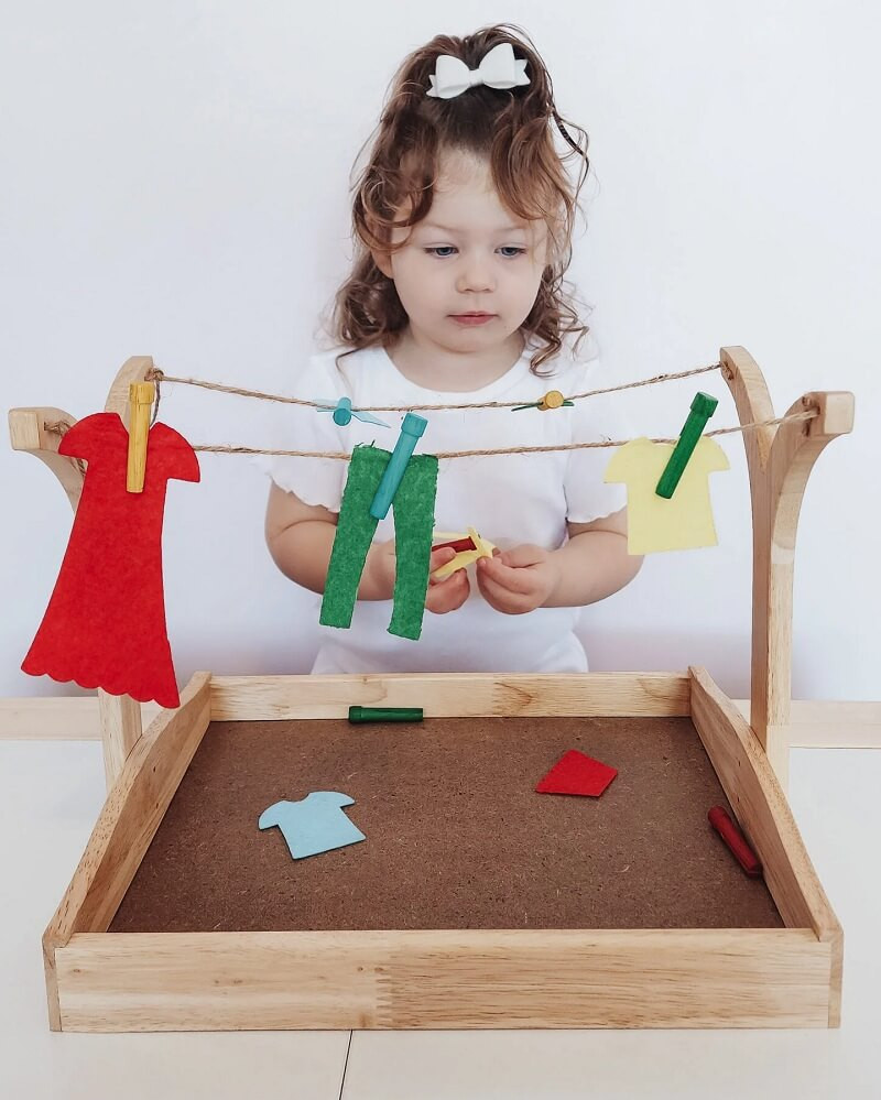 Qtoys Montessori Clothes Line Toy