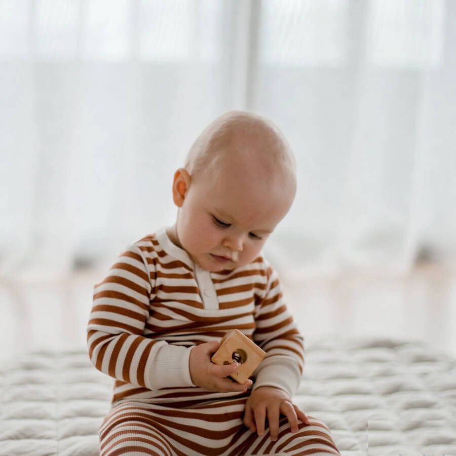 qtoys cube rattle