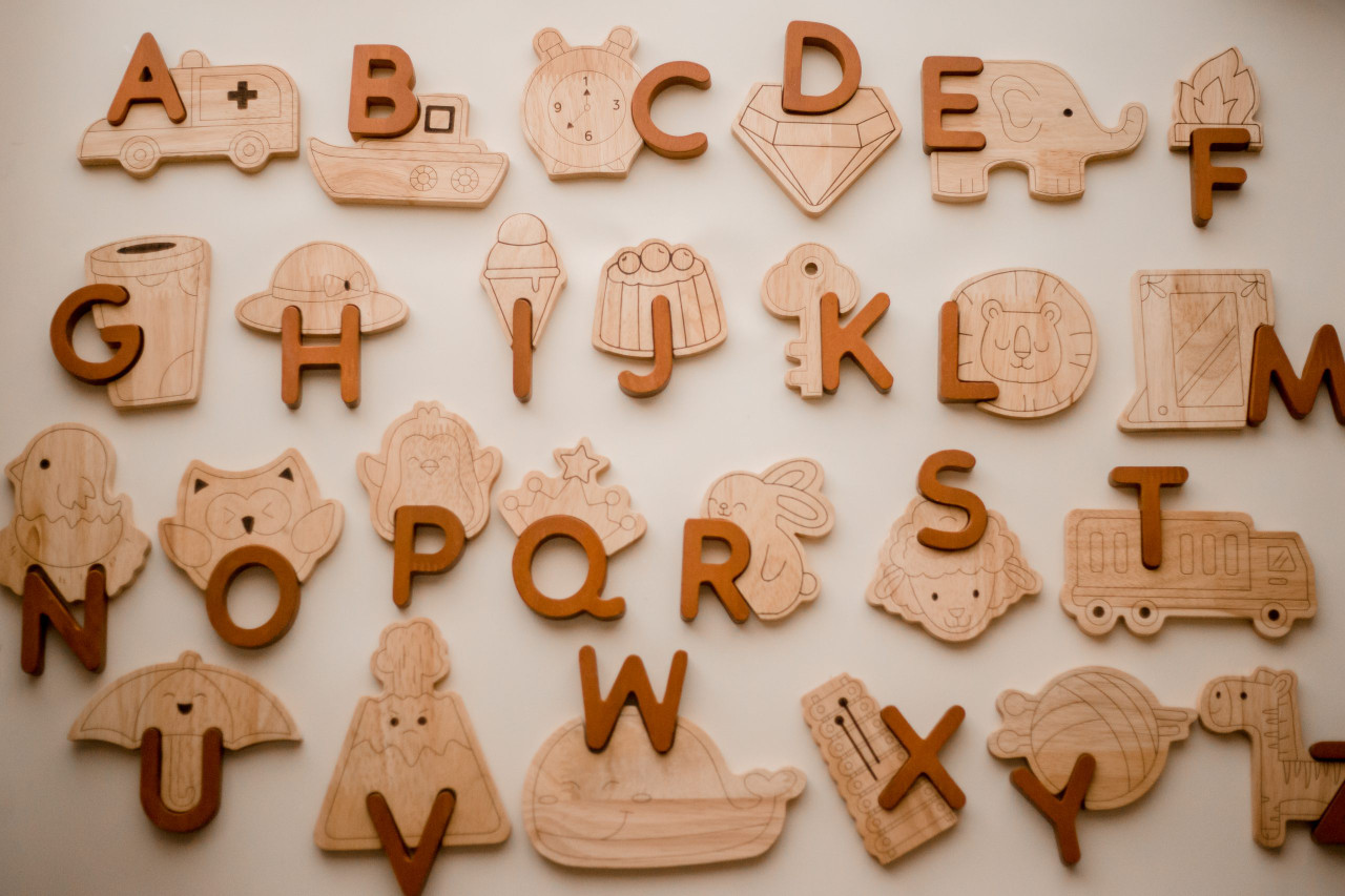 Qtoys alphabet puzzle game laid out