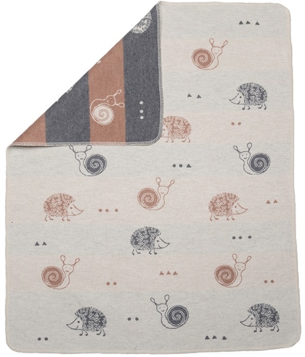 David Fussenegger Off White Snail & Hedgehog Juwel Bassinet Blanket turns over to a stripe pattern David Fussenegger Off White Snail & Hedgehog Juwel Bassinet Blanket turns over to a stripe pattern