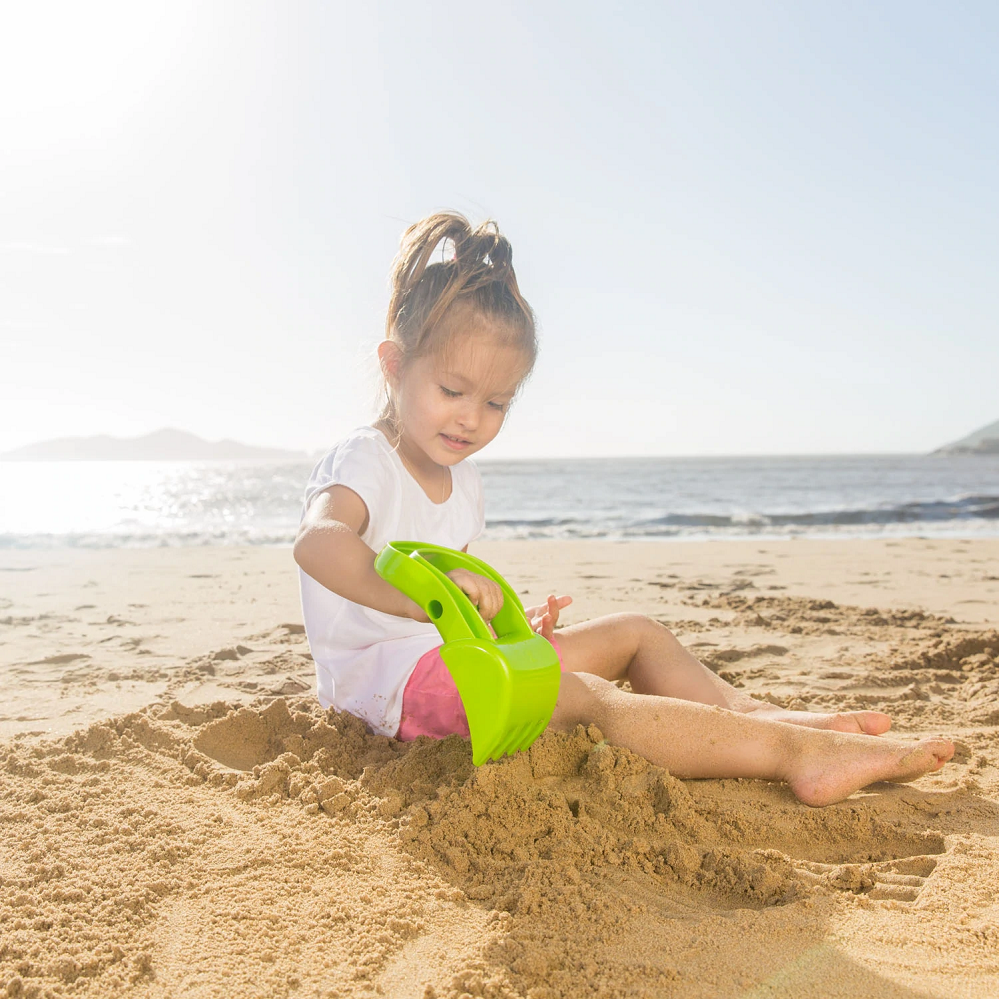 As both a shovel and a scoop, it gets a lot done! Its bright green colour makes it easy to spot even in water!