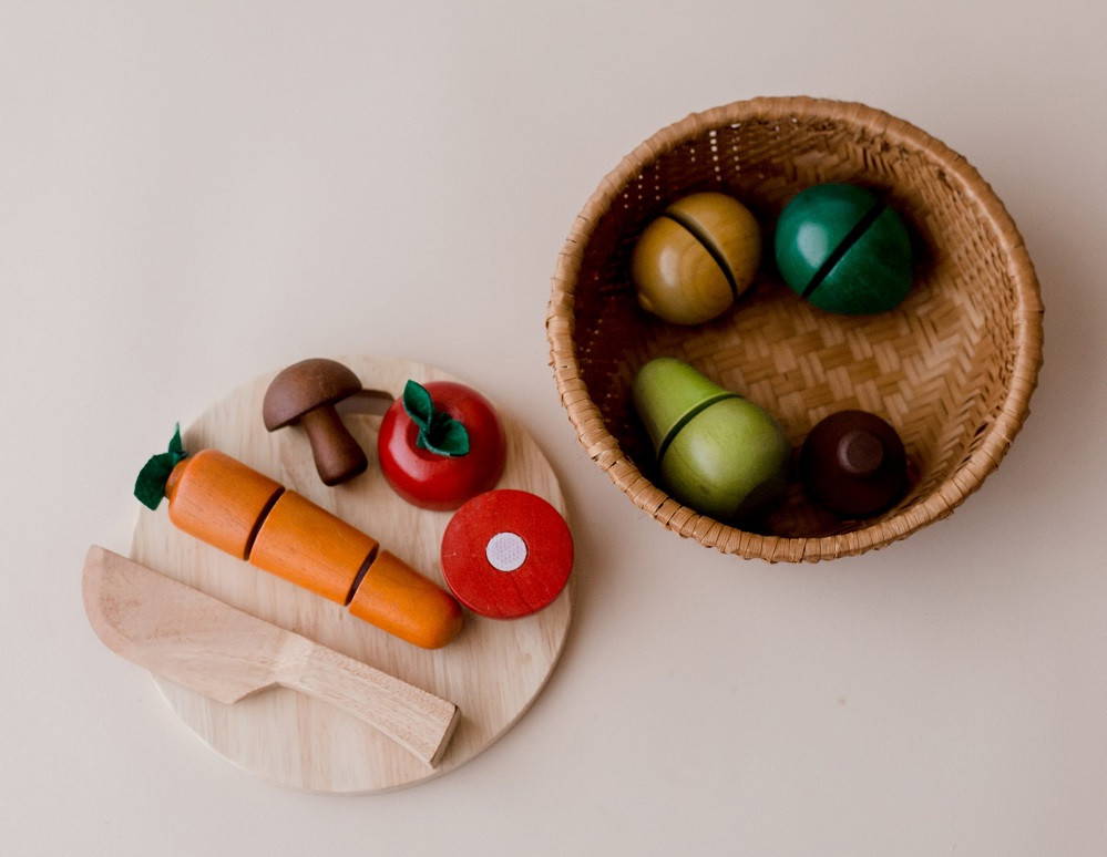 Qtoys Coloured Fruit Basket has gorgeous pops of colour with rainbow-coloured fruits!