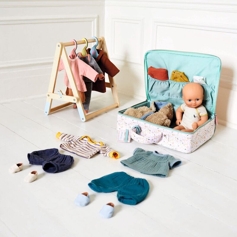 Doll's Suitcase able to hold many outfits and accessories Doll's Suitcase able to hold many outfits and accessories