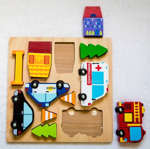 Kiddie Connect Magnetic Vehicle Puzzle has chunky pieces