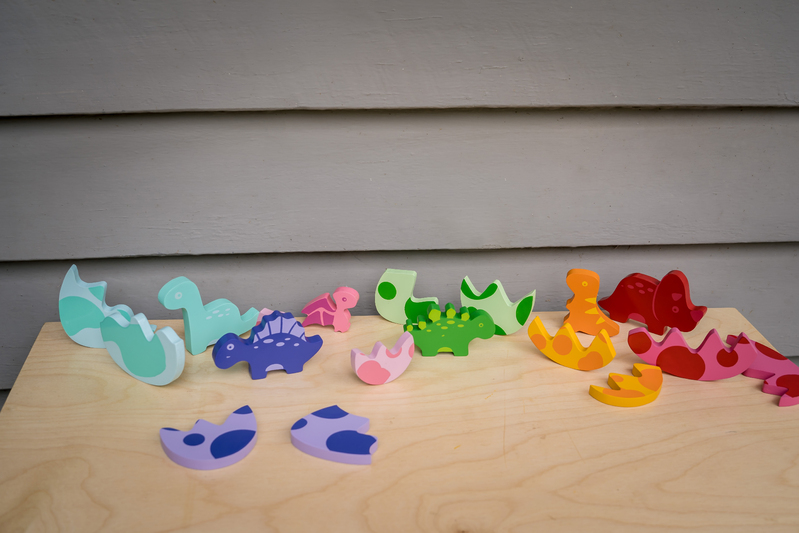 Kiddie Connect Egg and Dino Puzzle has eggs that crack revealing a matching dino!