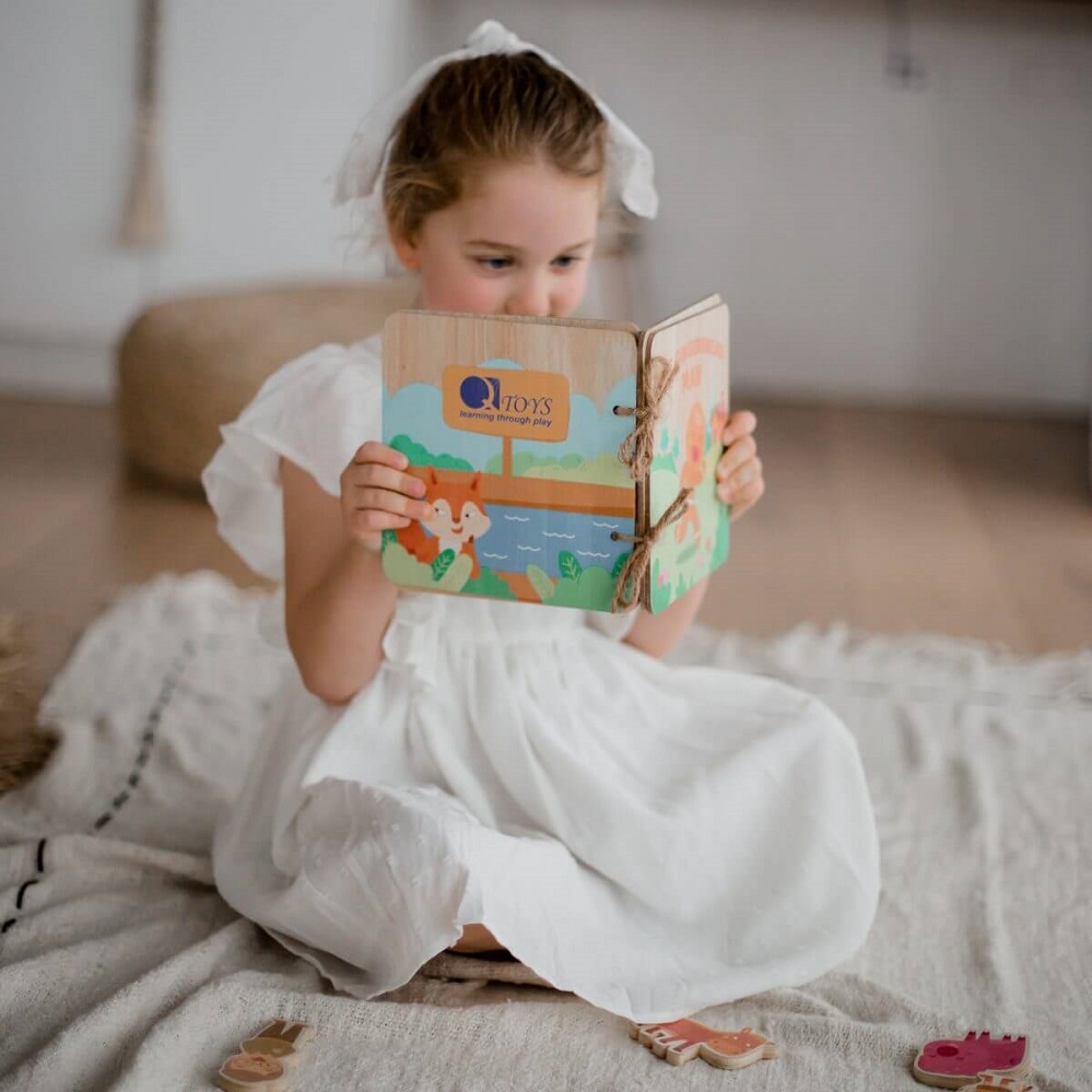 The Qtoys Gingerbread Man Book & Play Set is one that grows with your child
