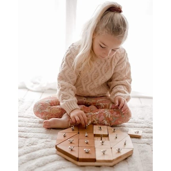 qtoys screw board