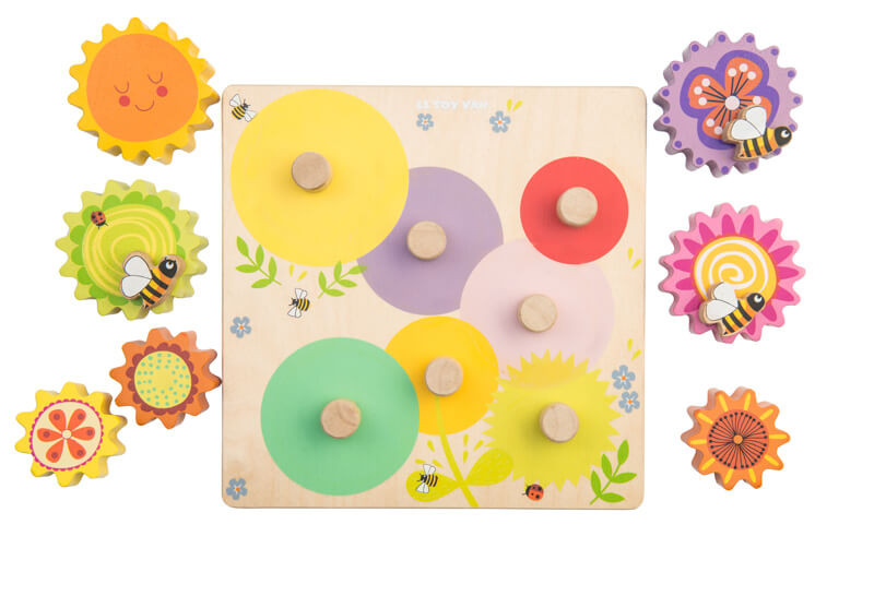 Le Toy Van Petilou Gears & Cogs Busy Bee Learning Puzzle has 7 gears