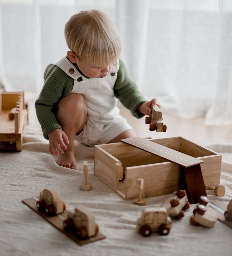 Qtoys wooden car play set with roads Qtoys wooden car play set with roads