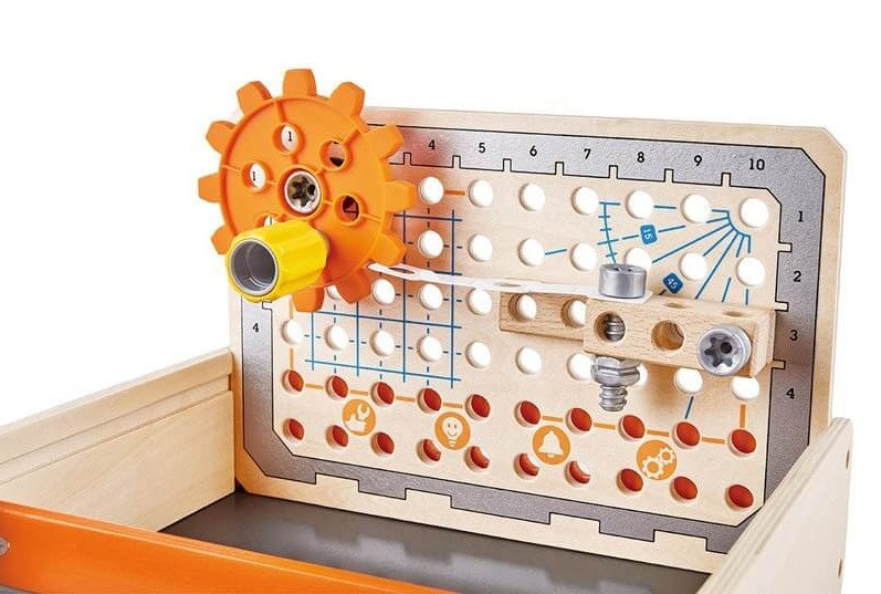 Hape Science Experiment Toolbox can easily fold and unfold