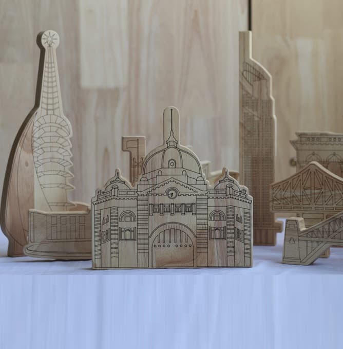Qtoys Australian Landmarks as large wooden structures