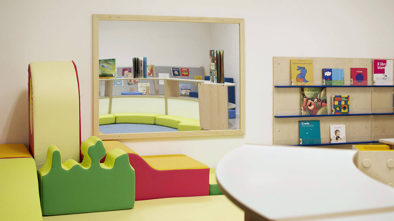montessori wall book display in room