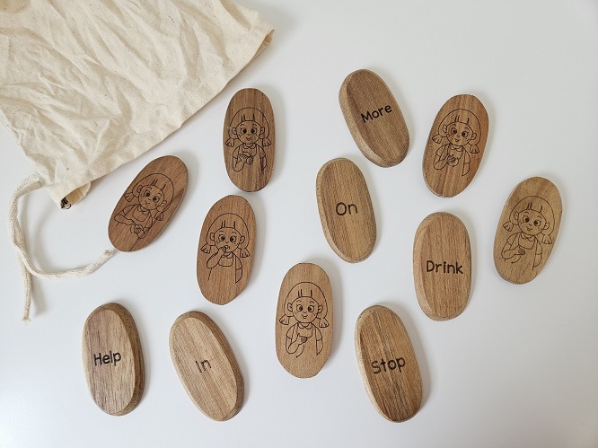 Qtoys Sign Language Basic Words set of 12 Qtoys Sign Language Basic Words set of 12