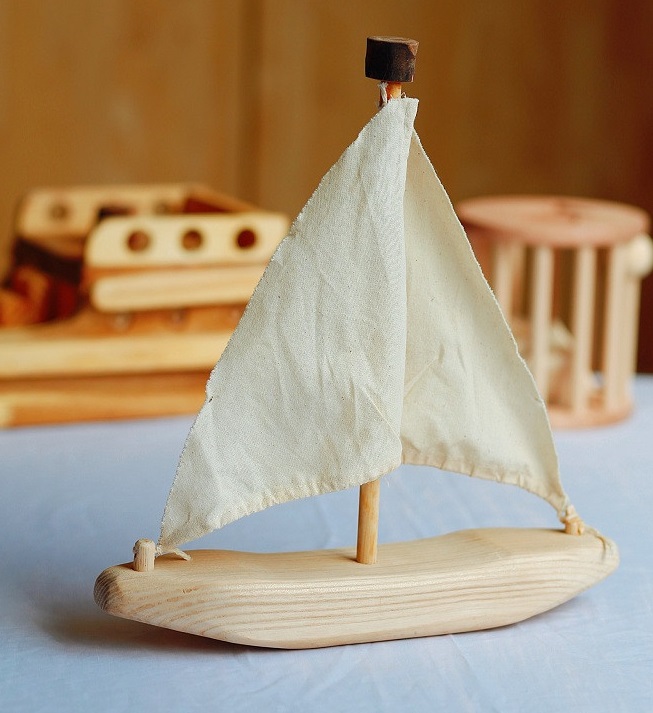qtoys eco sailing boat toy