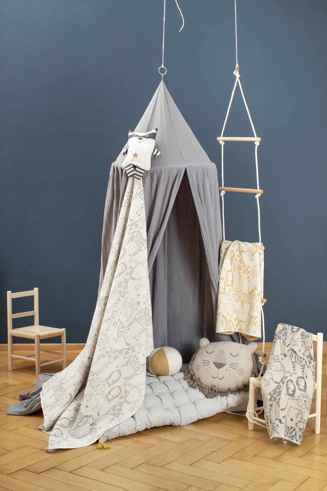 David Fussenegger Gold Safari Animals Juwel Bassinet Blanket