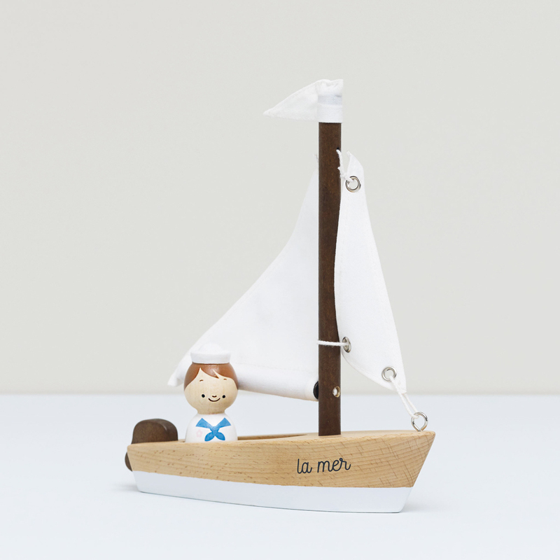 Le Toy Van Wooden Sailing Boat & Captain 1