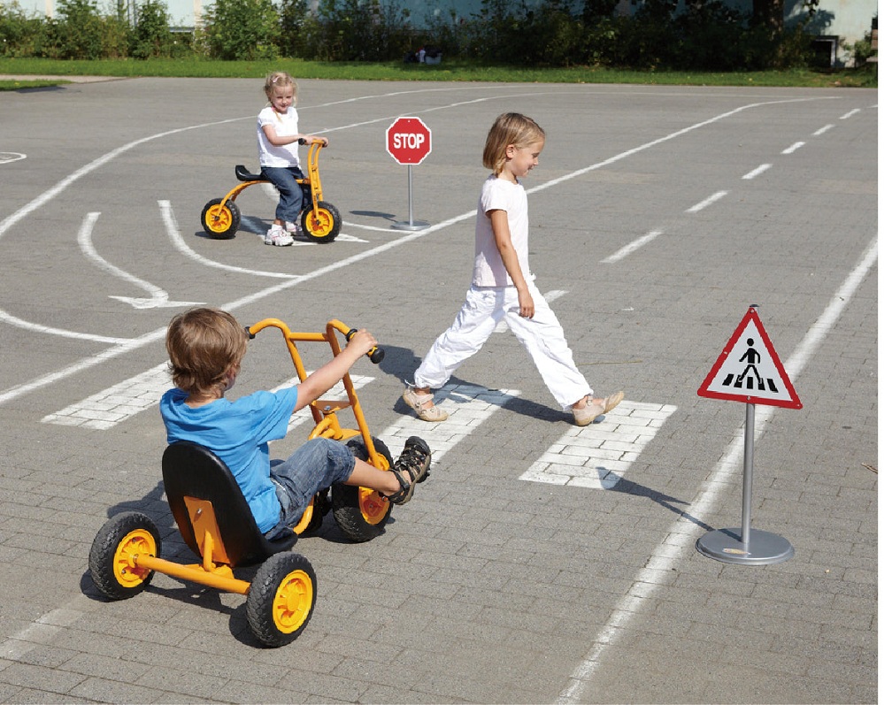 Child Playing Vivaio Traffic Sign Set Child Playing Vivaio Traffic Sign Set