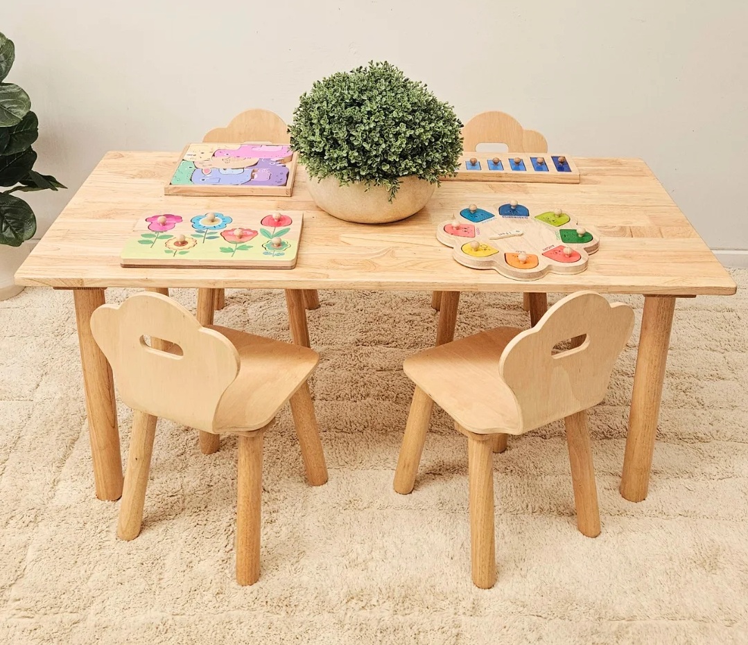 Qtoys Classic Kids Cloud Rectangle Table & 4 Chairs Qtoys Classic Kids Cloud Rectangle Table & 4 Chairs
