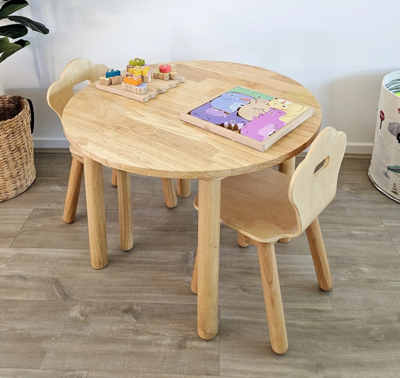 Qtoys Natural Cloud Round Table & Chairs Qtoys Natural Cloud Round Table & Chairs
