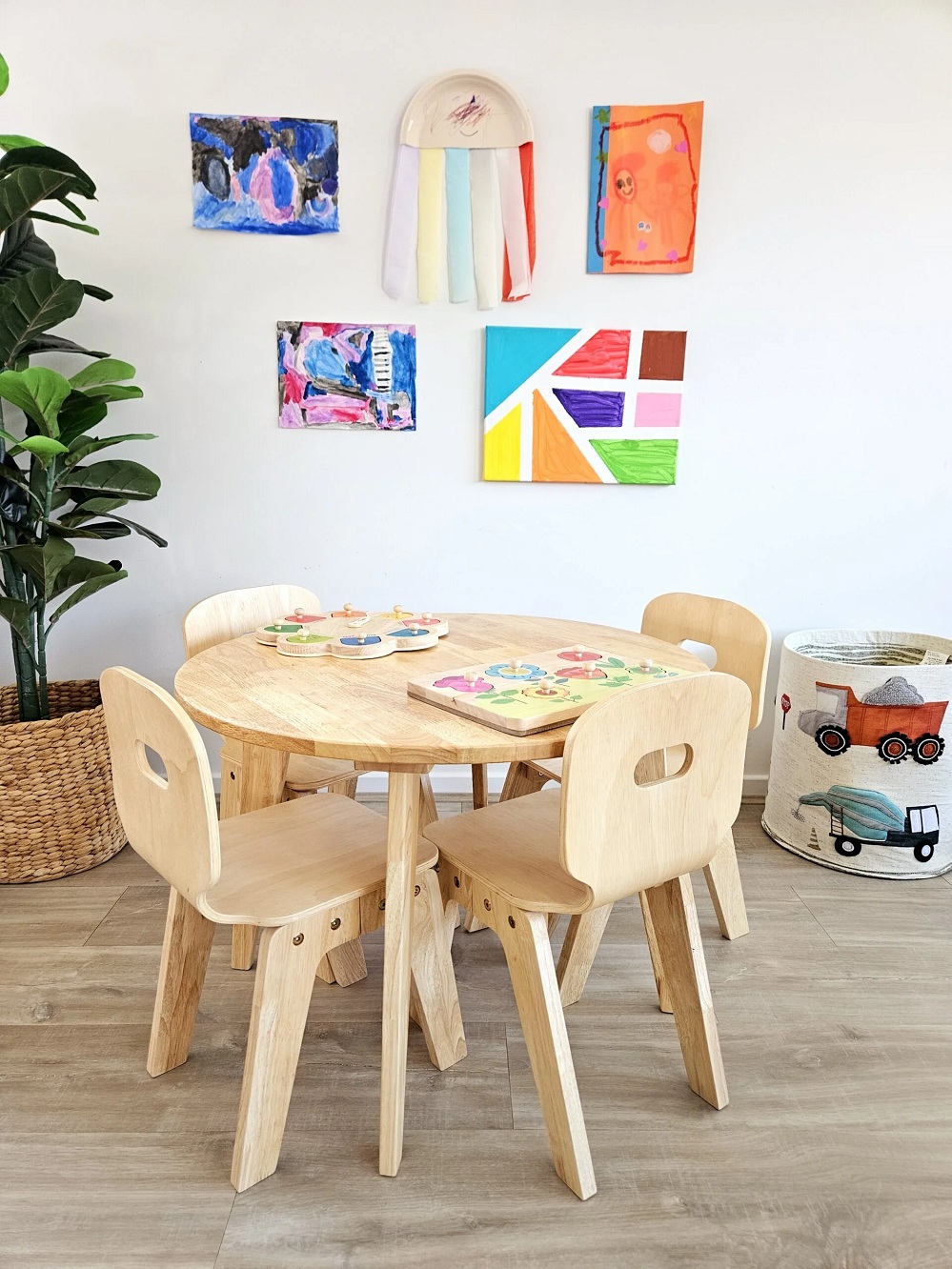 qtoys Danish Round Table & Chairs for kids qtoys Danish Round Table & Chairs for kids